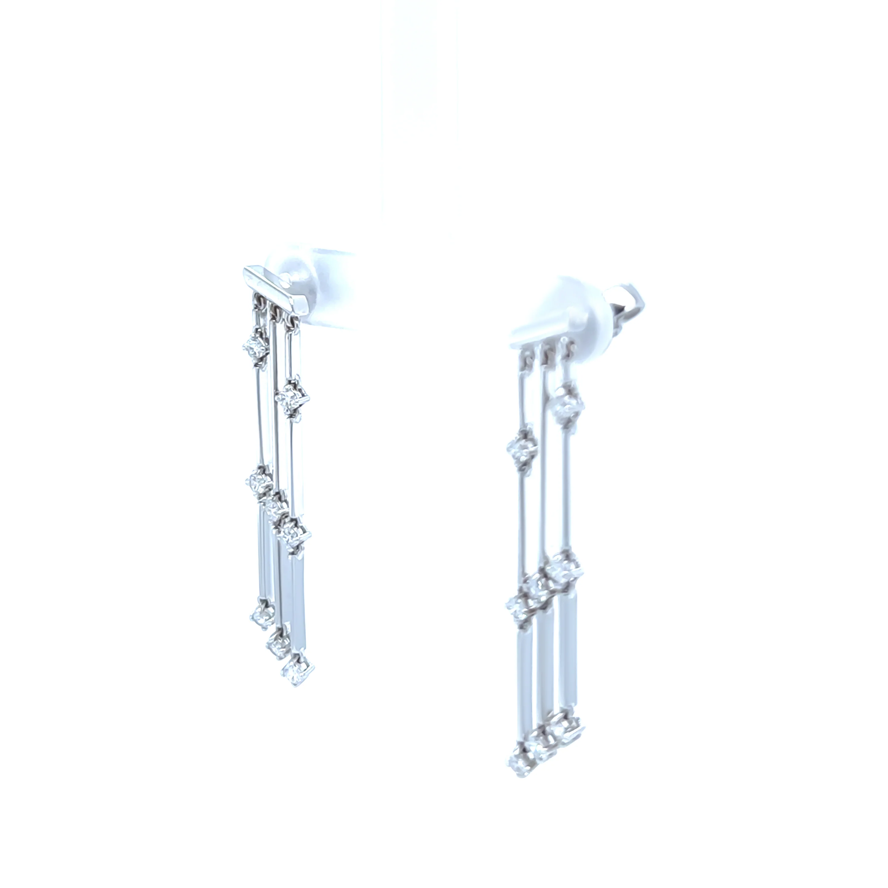 18ct White Gold Diamond Chandelier Drop Earrings 0.72ct 7.24g - Image 3
