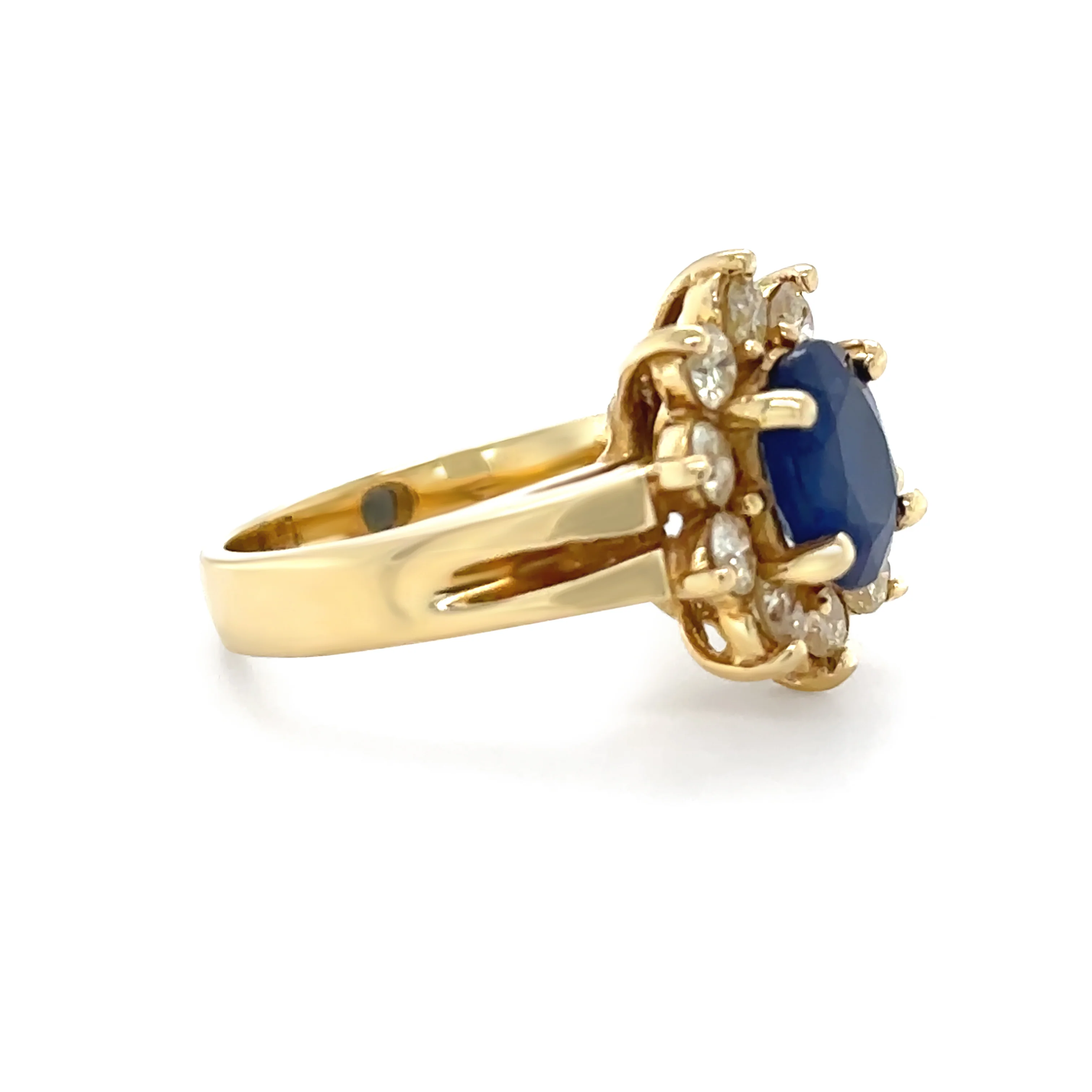 18ct Yellow Gold Sapphire and Diamond Ring 1.80ct 5.7g - Image 2