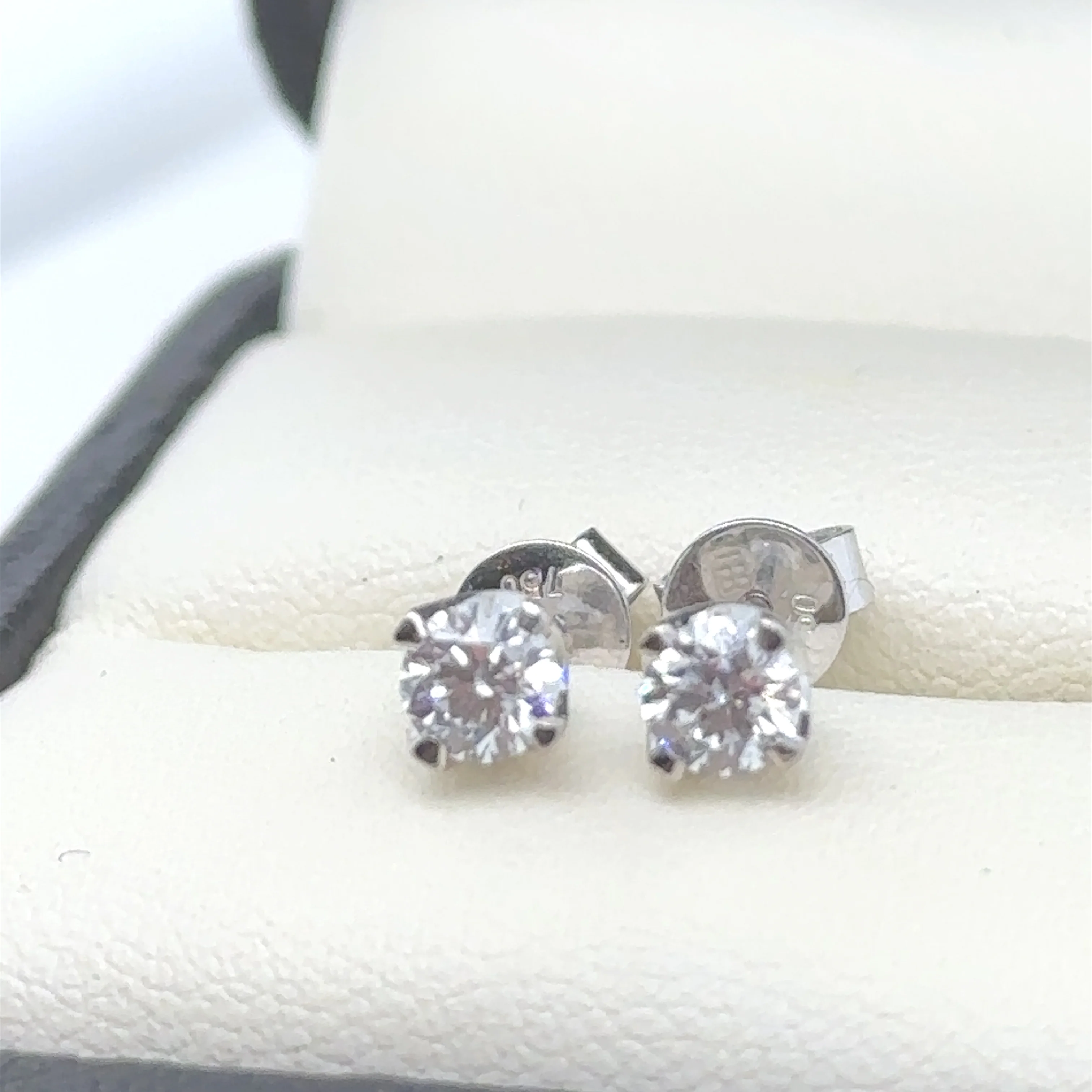 Bespoke 18ct White Gold Diamond Stud Earrings 0.46ct - Image 10