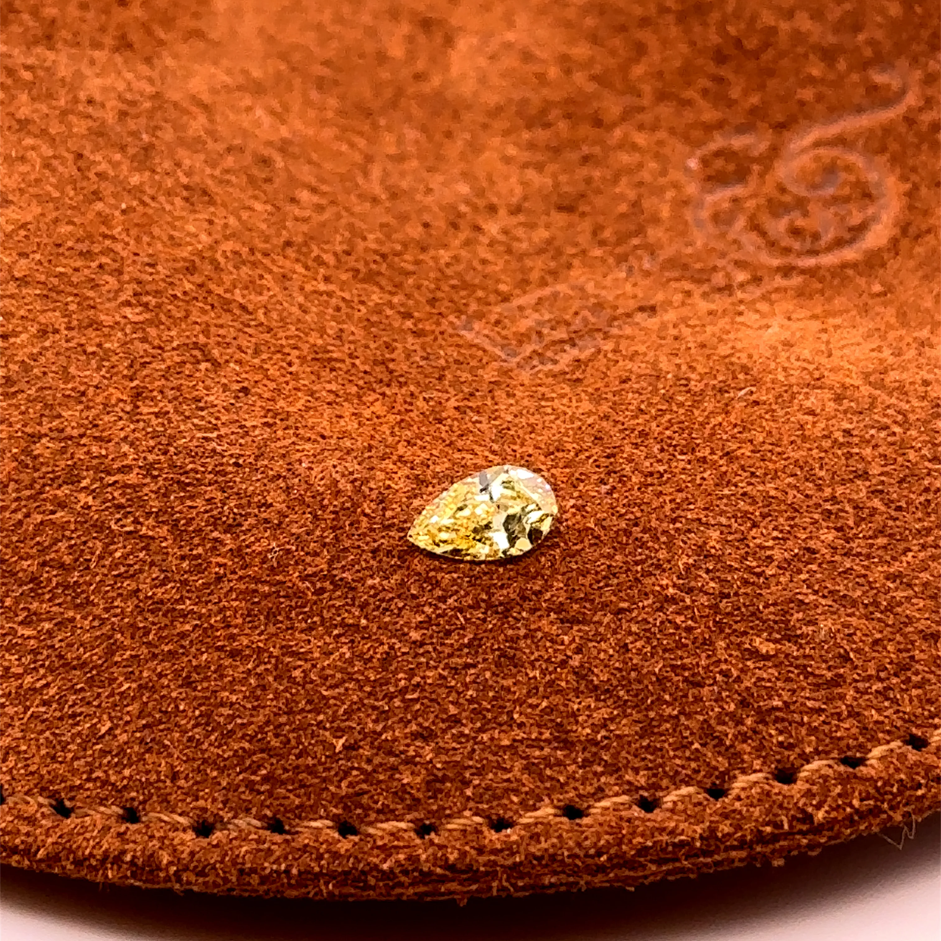 GIA Loose Natural Fancy Vivid Yellow Diamond 0.52ct - Image 7