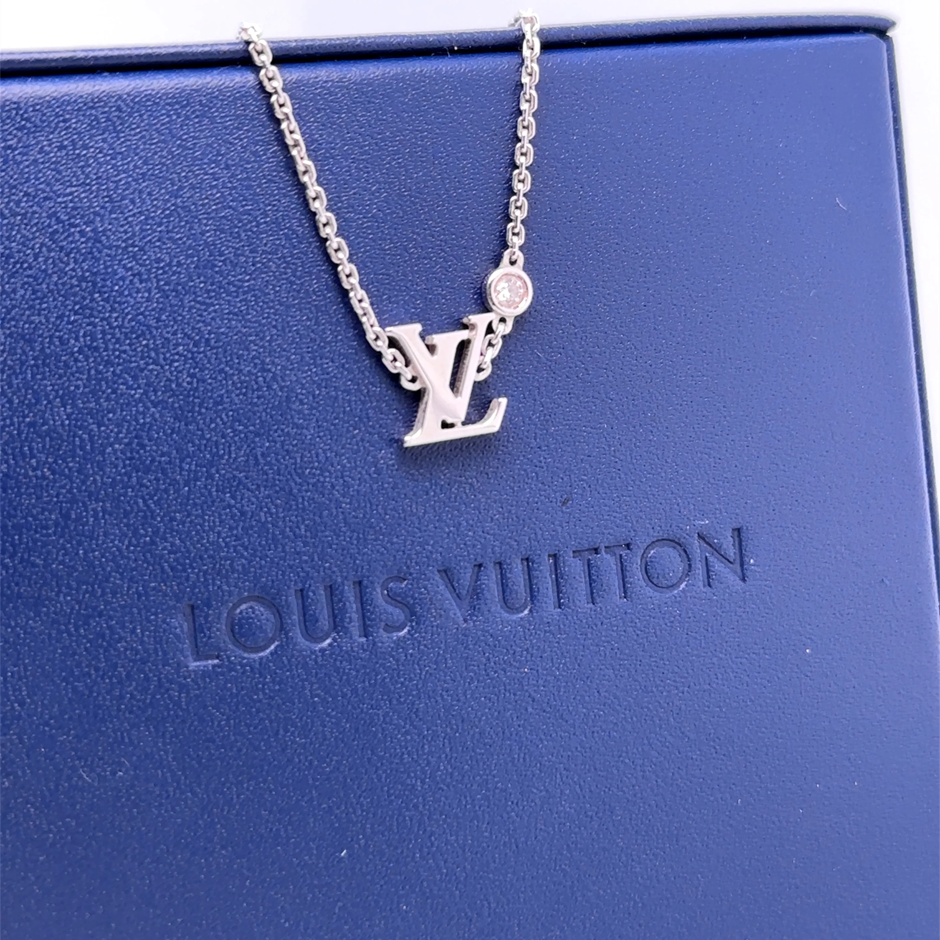 Louis Vuitton 18ct White Gold Idylle Blossom Diamond Necklace 4.36g - Image 5