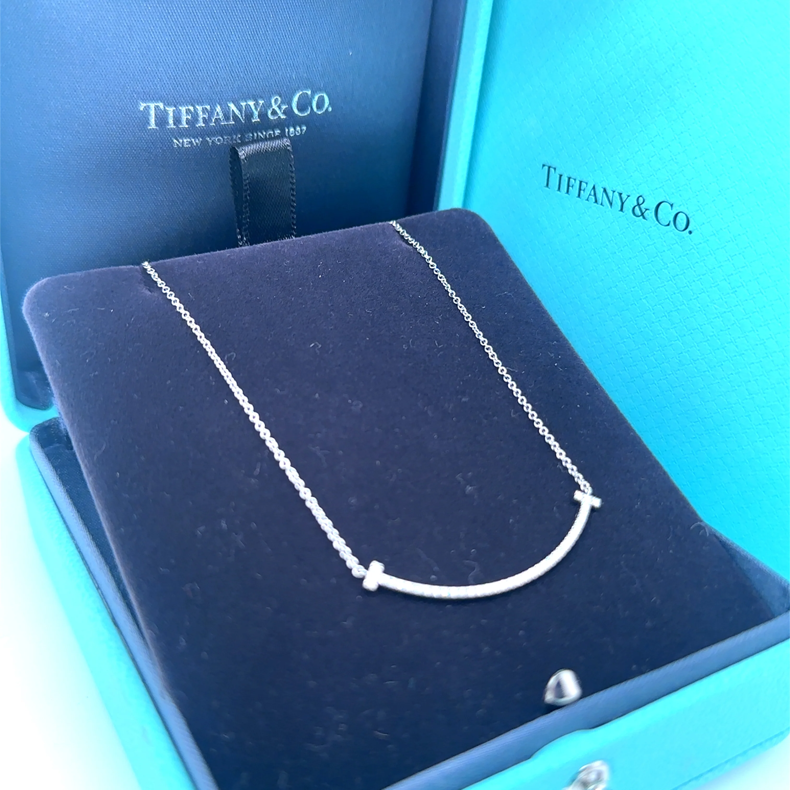 Tiffany & Co. 18ct White Gold T Smile Diamond Pendant 0.10ct 2.37g - Image 5