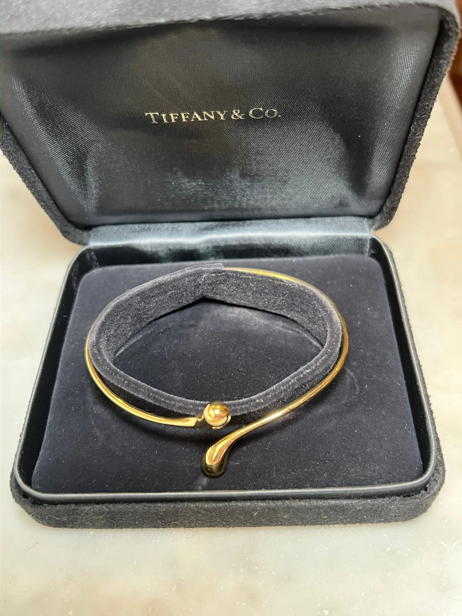 Tiffany & Co 18ct Yellow Gold Elsa Peretti Elongated Teardrop Bangle 14.13g - Image 7